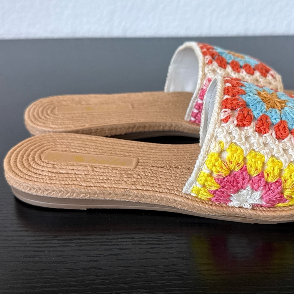 Size 8.5 Crochet Flat Slides - Picture 6 of 7